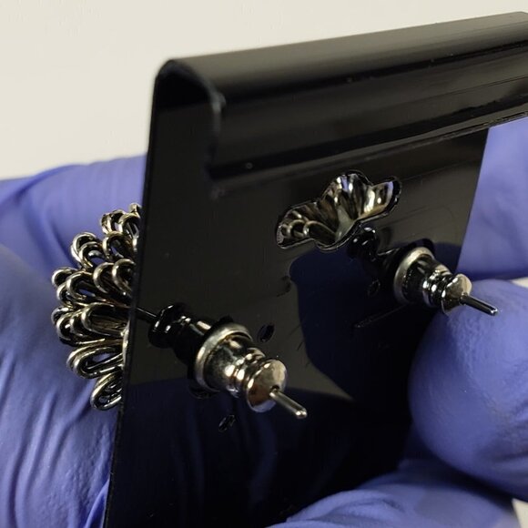 Women's Stunning Gun Metal Pine Cone Stud Earrings - Stylish & Elegant, 0.5-inch - Picture 4 of 7